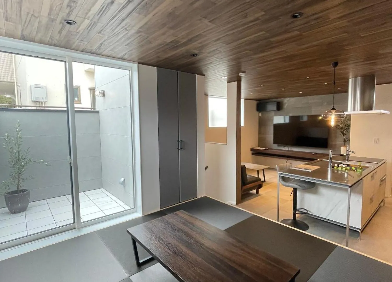 Ichinoe Guesthouse 一之江ゲストハウス Tokio 0*,  Japan